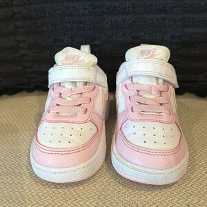 Toddler girl Nike Court Borough, size 6c
